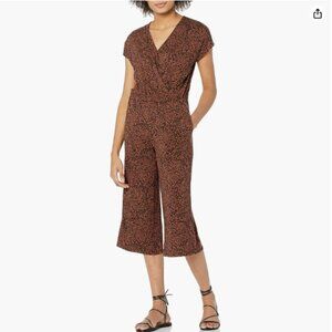 Amazon Essentials Short-Sleeve V-Neck Surplice Cropped Wide-Leg Jumpsuit Sz S